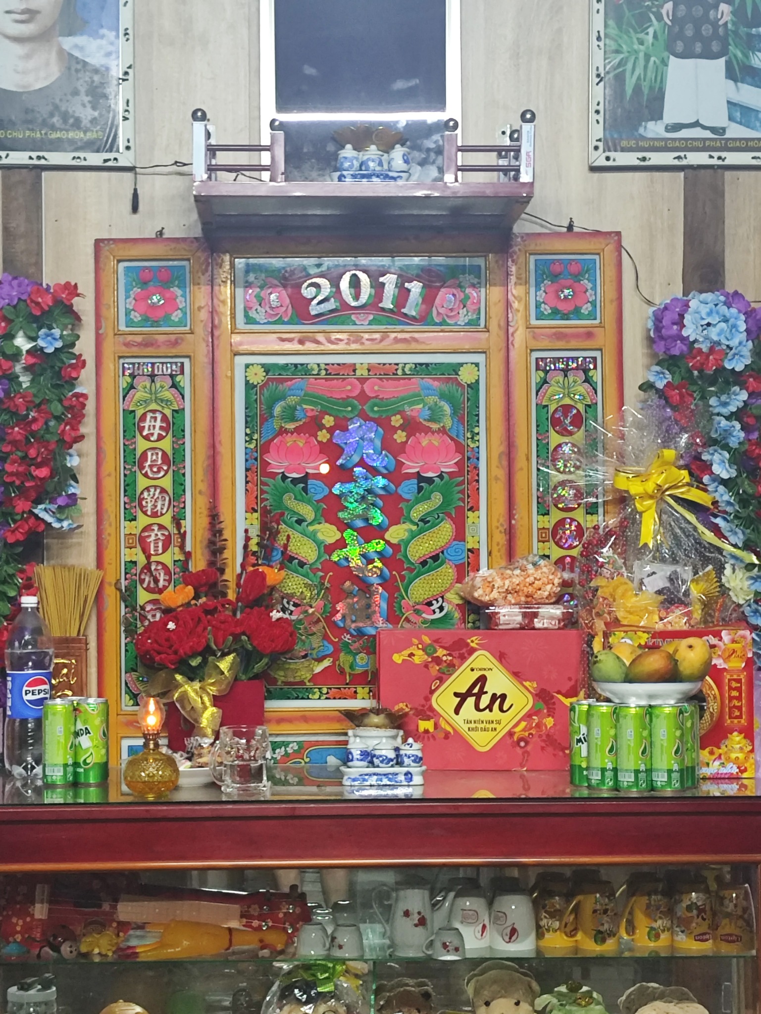 Bàn thờ trong nhà