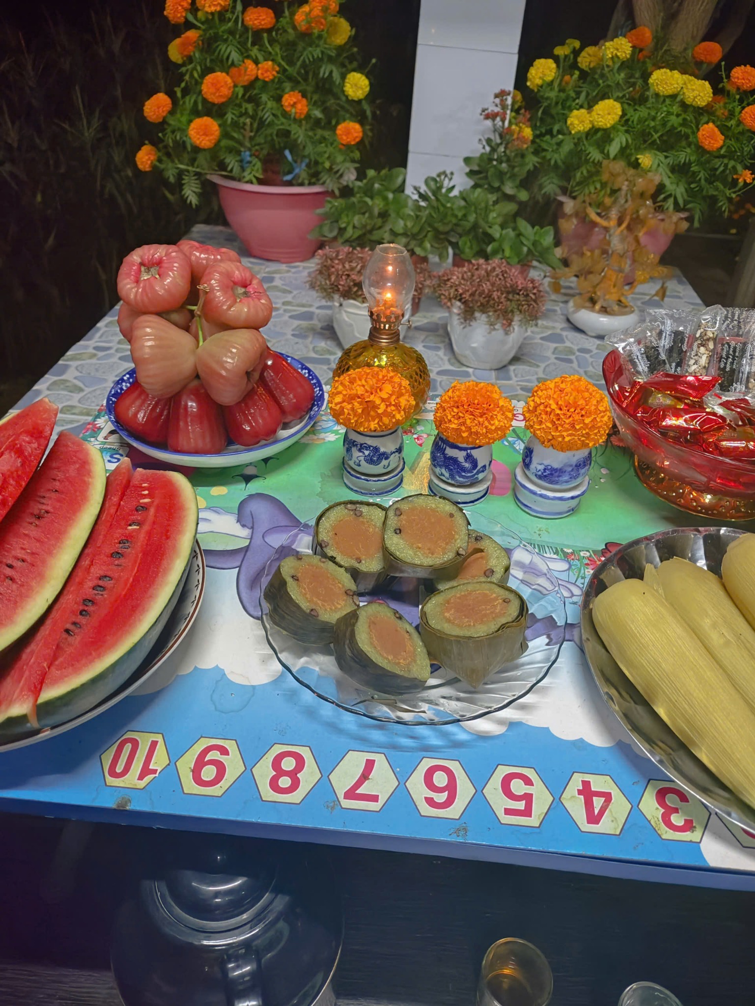 Mâm cúng ngày Tết