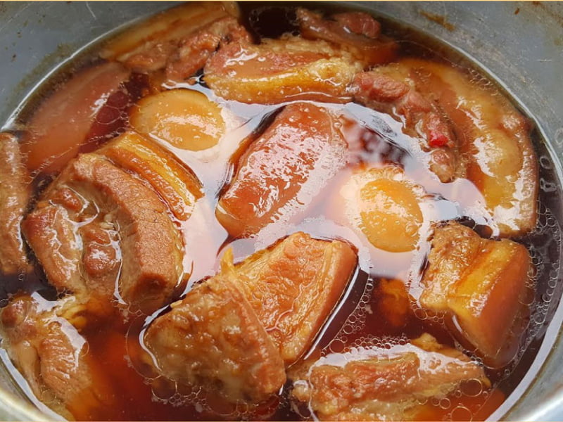 Thịt kho ngày Tết